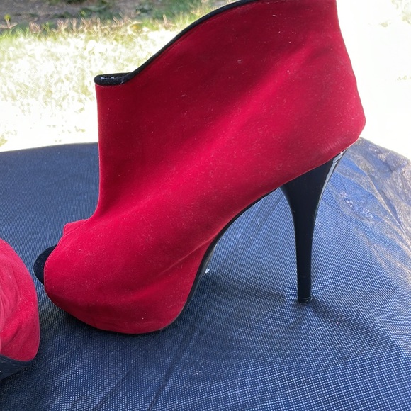 Red ankle boot - Picture 3 of 5